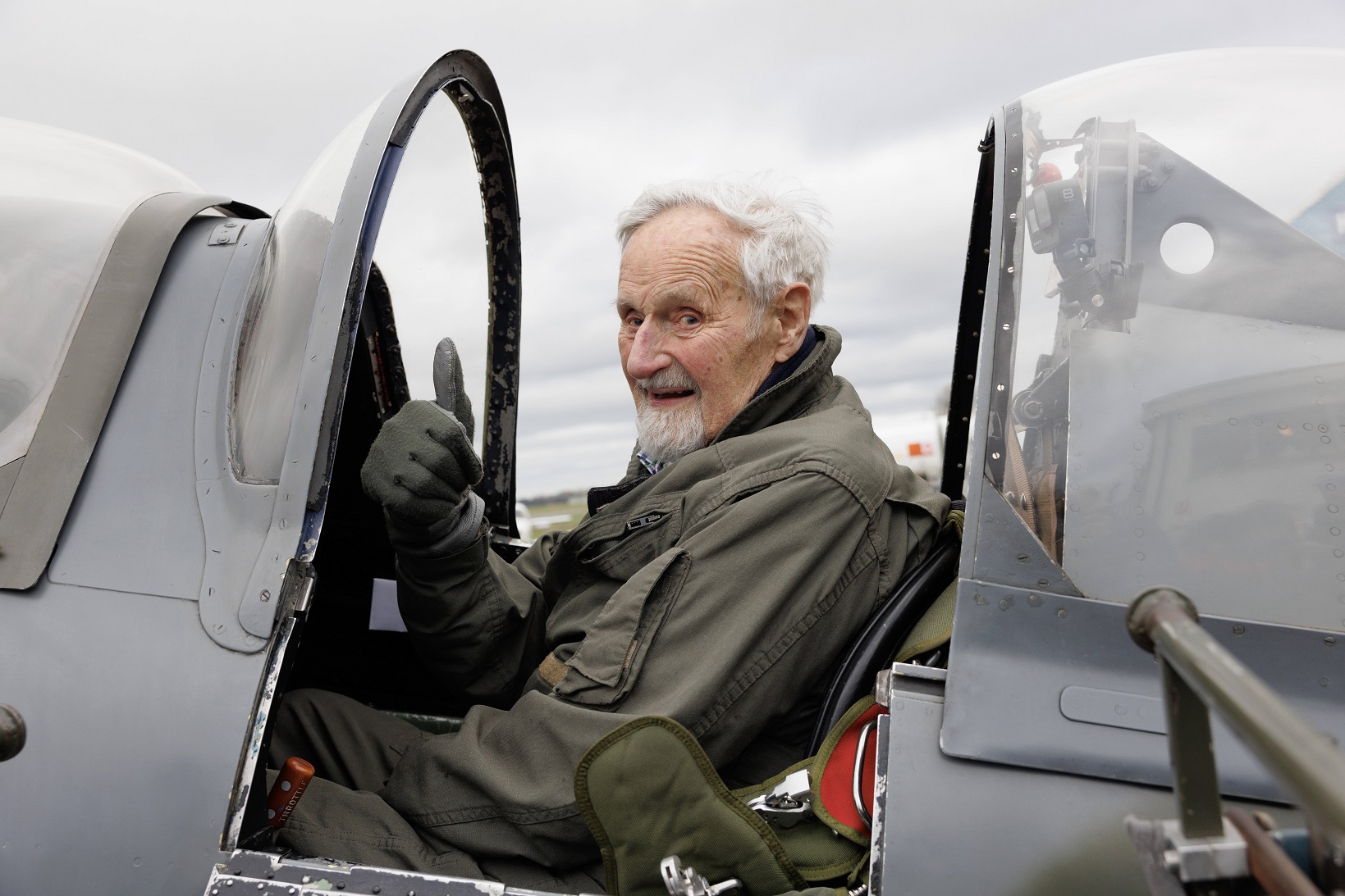 Jack Hemings AFC, a 102-year-old former RAF Squadron Leader, has become the oldest man to fly a Spitfire plane.
